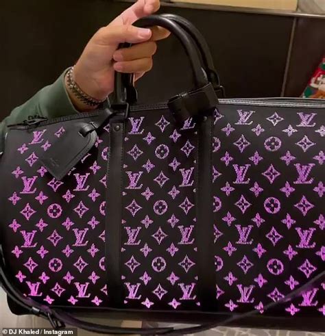 louis vuitton color changing bag.